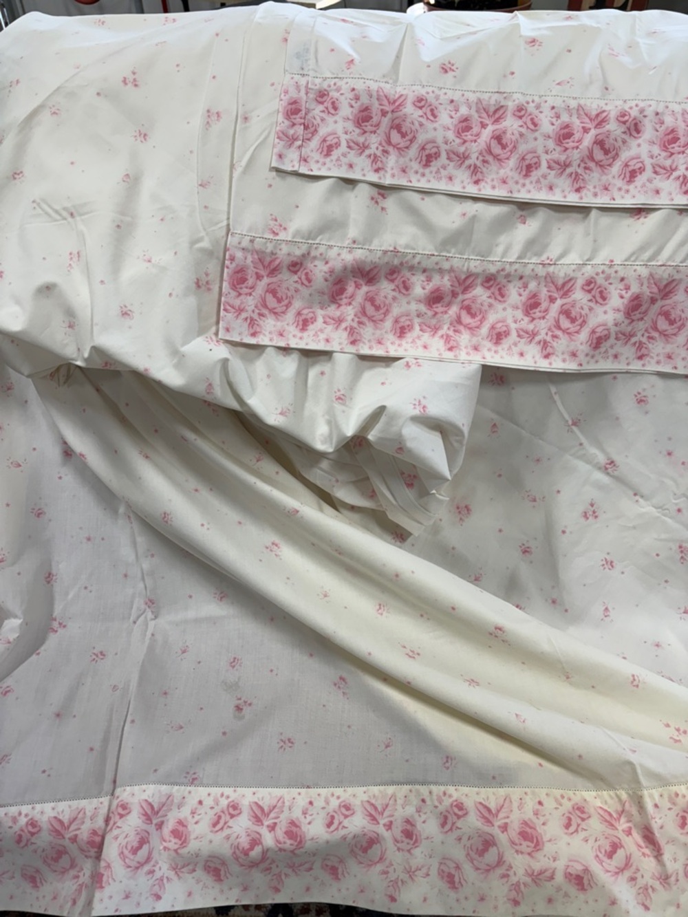 Vintage Cannon Royal Family of Home Fashion Floral Pink and White Bedding Sheets